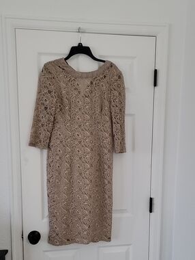 London Times Beige Floral Lace Midi Dress